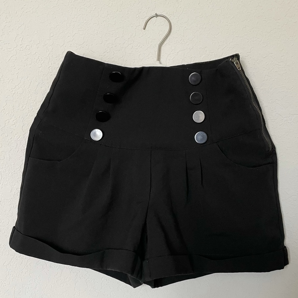 Retro black high-waisted Betty Paige shorts